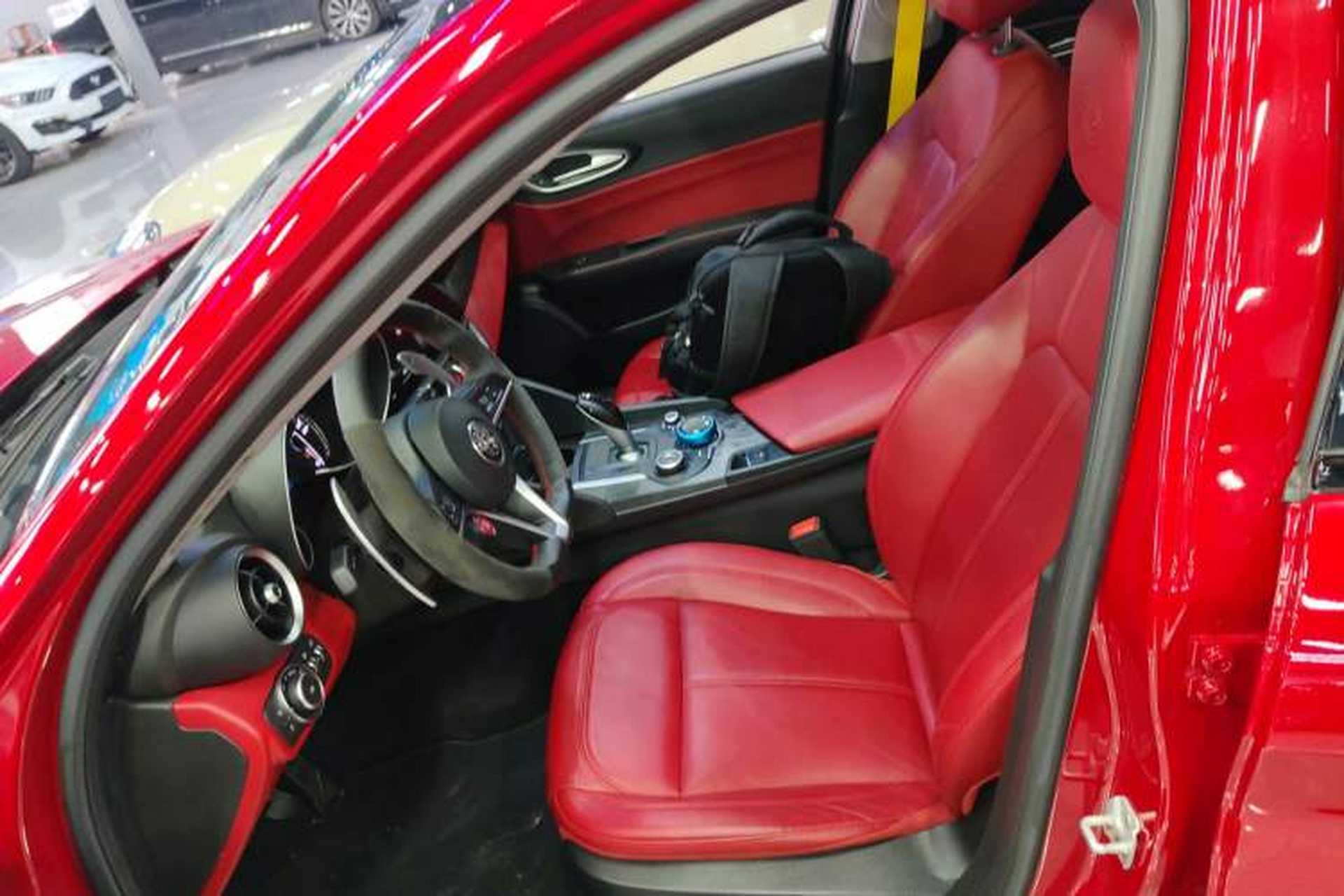 Used Alfa Romeo Giulia 2019 2.0T 280HP Luxury Edition Left Front Seat