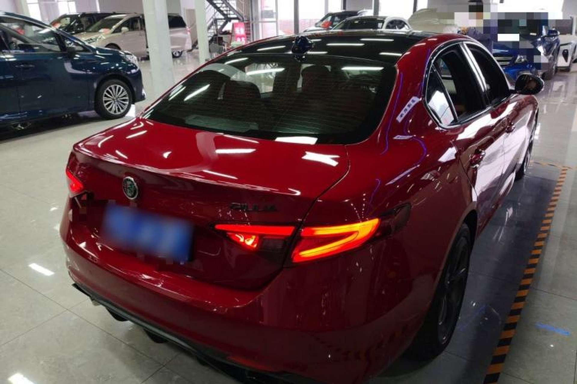 Used Alfa Romeo Giulia 2019 2.0T 280HP Luxury Edition Rear Right 45 Deg
