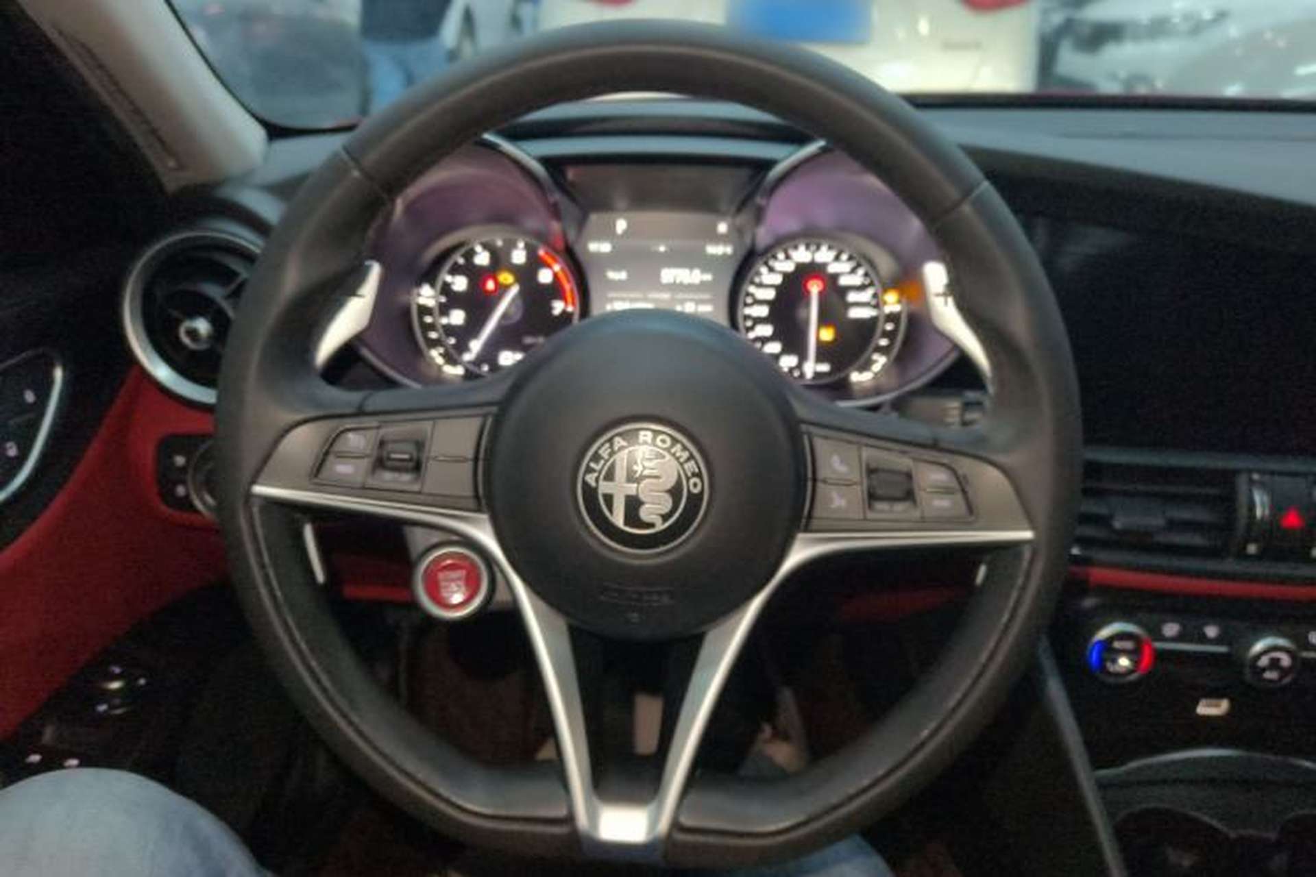 Used Alfa Romeo Giulia 2019 2.0T 280HP Luxury Edition Steering Wheel