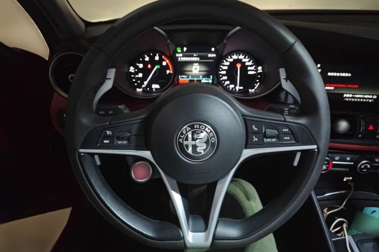 Used Alfa Romeo Giulia 2019 2.0T 280HP Black Package Limited Edition Steering Wheel