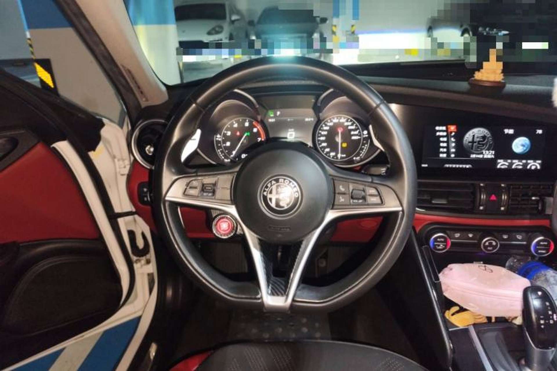 Used Alfa Romeo Giulia 2019 2.0T 280HP Black Package Limited Edition Steering Wheel
