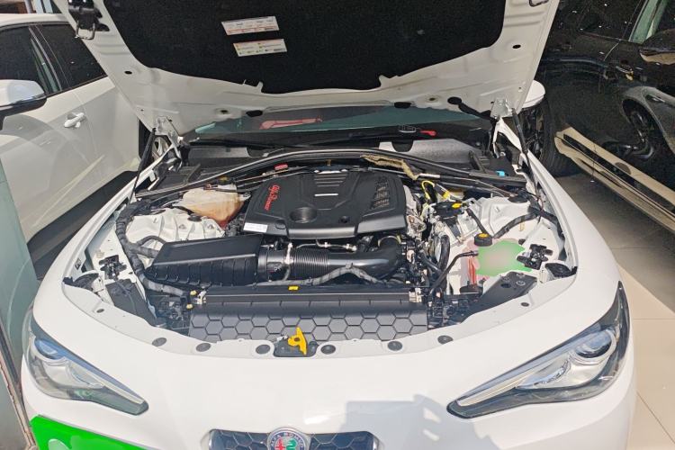 Used Alfa Romeo Giulia 2019 2.0T 280HP Luxury Edition Engine Bay