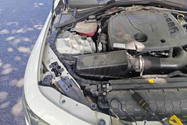 Used Alfa Romeo Giulia 2019 2.0T 280HP Luxury Edition Engine Bay Right