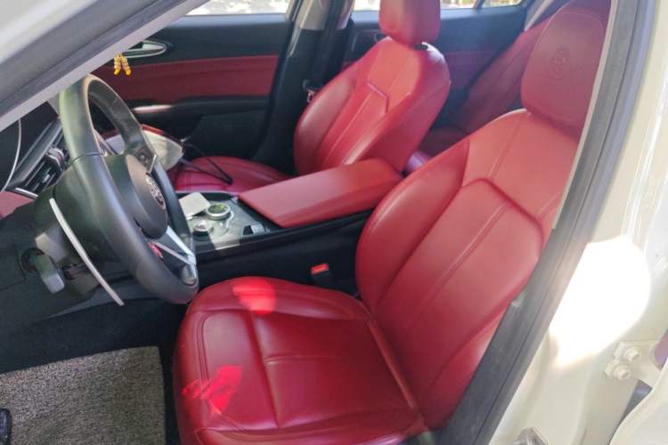 Used Alfa Romeo Giulia 2019 2.0T 280HP Luxury Edition Left Front Seat