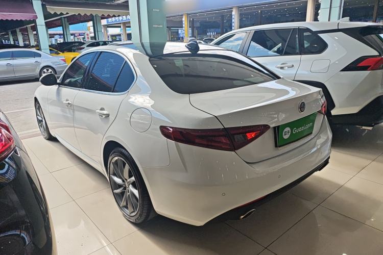 Used Alfa Romeo Giulia 2019 2.0T 280HP Luxury Edition Left Side
