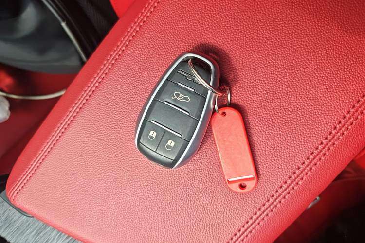 Used Alfa Romeo Giulia 2019 2.0T 280HP Luxury Edition Vehicle Key