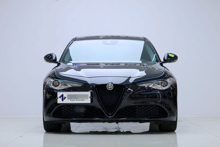 Used Alfa Romeo Giulia 2020 2.0T 280HP Track Edition Limited Release Exterior 1
