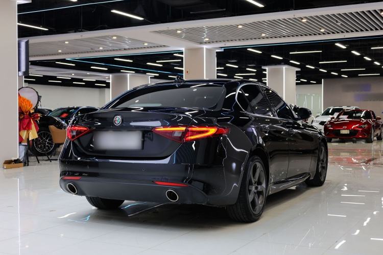 Used Alfa Romeo Giulia 2020 2.0T 280HP Track Edition Limited Release Exterior 7