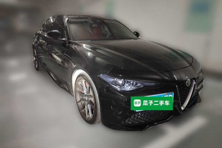 Used Alfa Romeo Giulia 2020 2.0T 280HP Track Edition Limited Release Front Right 45 Deg