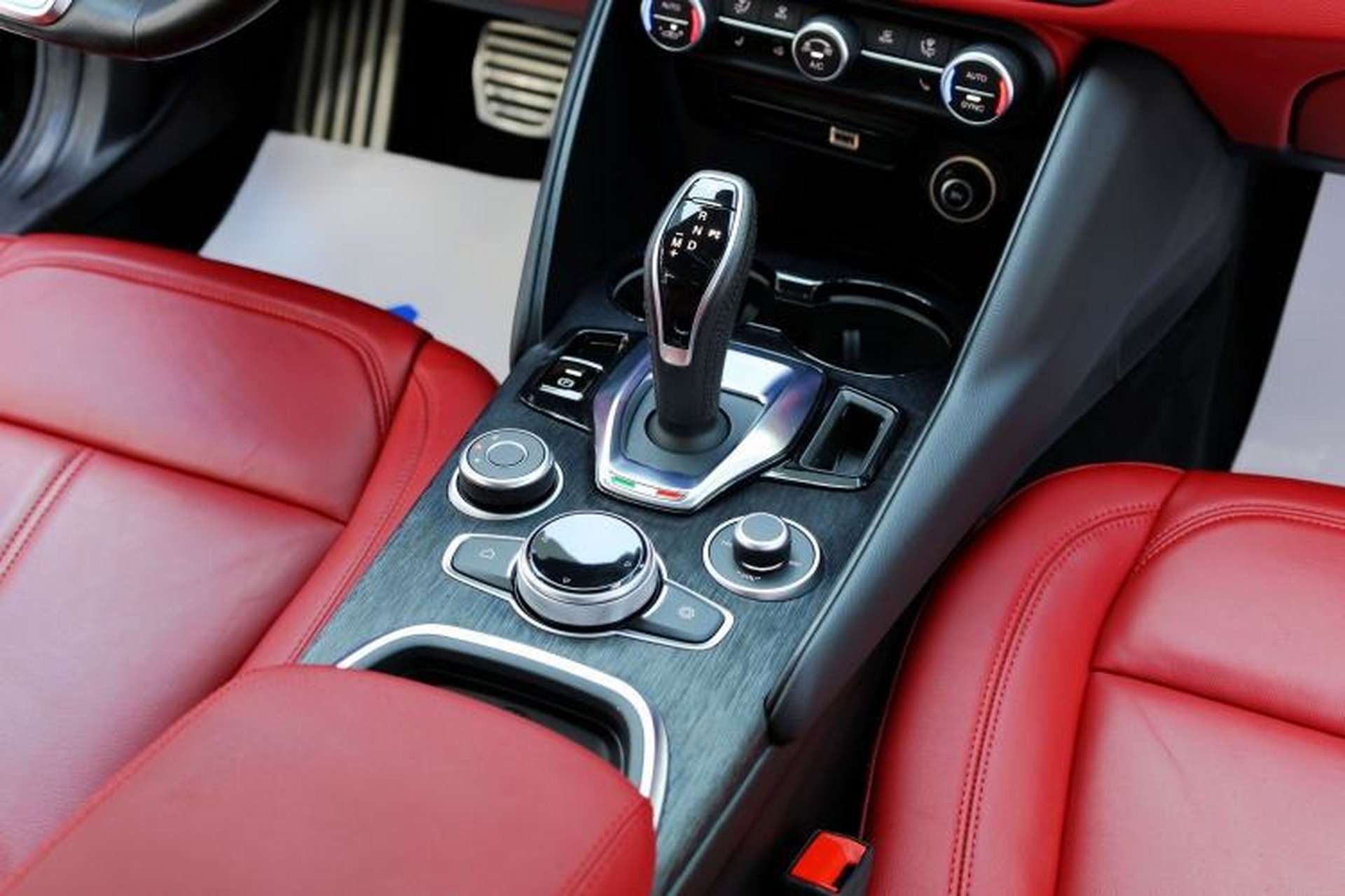 Used Alfa Romeo Giulia 2020 2.0T 280HP Track Edition Limited Release Interior 2
