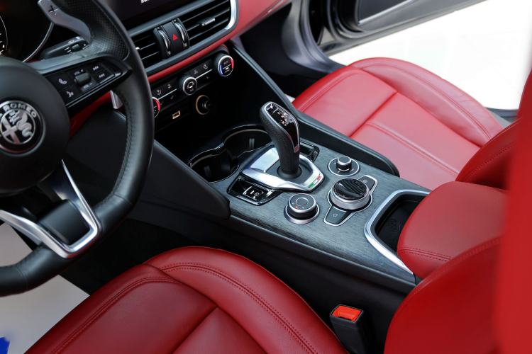 Used Alfa Romeo Giulia 2020 2.0T 280HP Track Edition Limited Release Interior 3