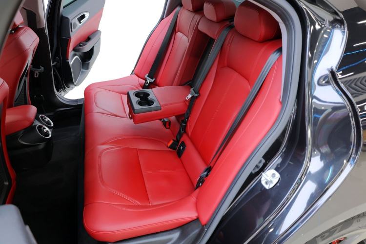 Used Alfa Romeo Giulia 2020 2.0T 280HP Track Edition Limited Release Interior 5