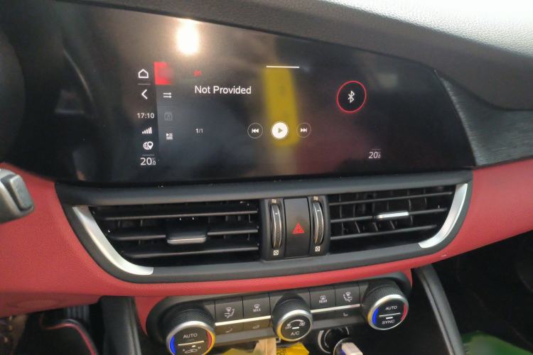 Used Alfa Romeo Giulia 2020 2.0T 280HP Luxury Edition Audio And AC Panel