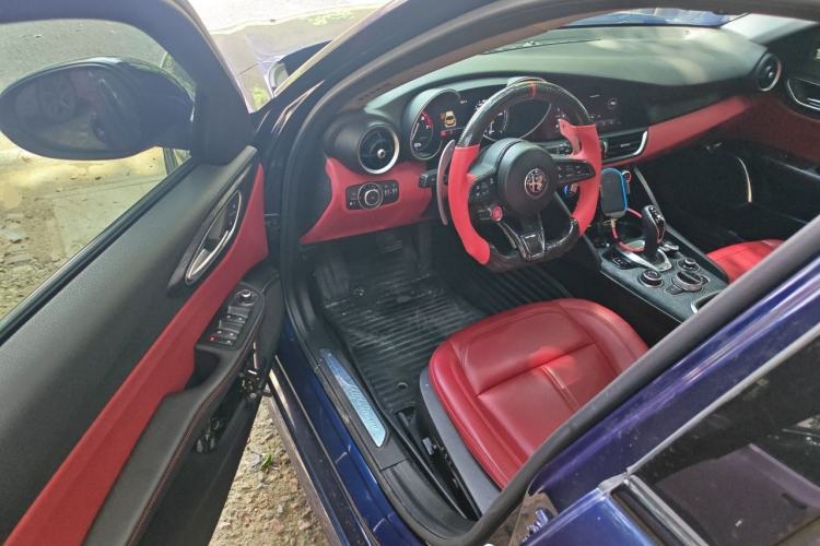 Used Alfa Romeo Giulia 2020 2.0T 280HP Luxury Edition Driver Seat