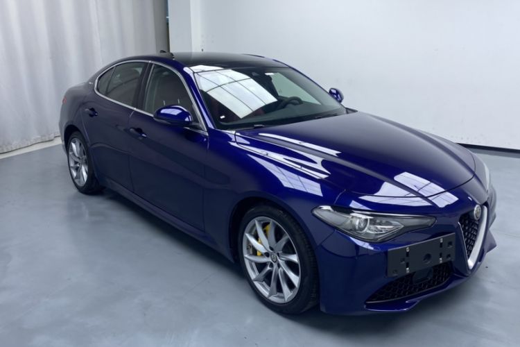 Used Alfa Romeo Giulia 2020 2.0T 280HP Luxury Edition Exterior 1