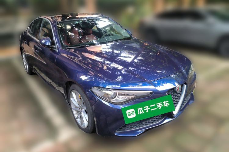 Used Alfa Romeo Giulia 2020 2.0T 280HP Luxury Edition Exterior 2