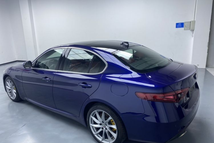 Used Alfa Romeo Giulia 2020 2.0T 280HP Luxury Edition Exterior 3