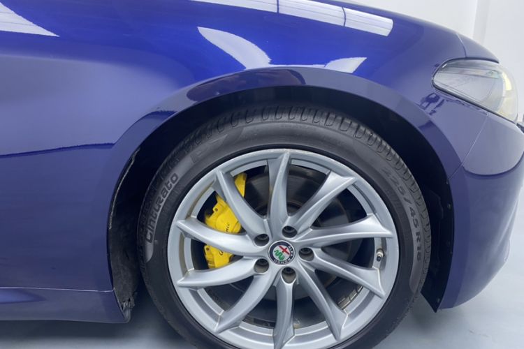 Used Alfa Romeo Giulia 2020 2.0T 280HP Luxury Edition Exterior 6