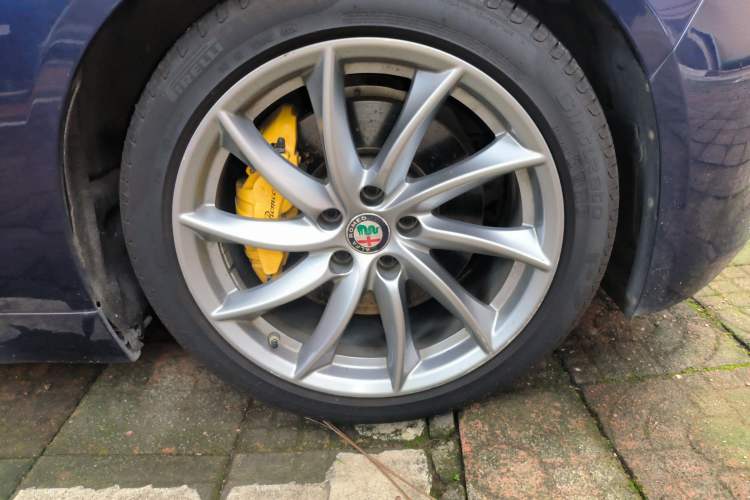 Used Alfa Romeo Giulia 2020 2.0T 280HP Luxury Edition Exterior 7
