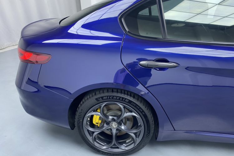 Used Alfa Romeo Giulia 2020 2.0T 280HP Luxury Edition Exterior 8