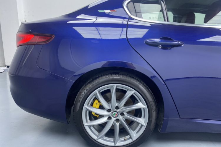 Used Alfa Romeo Giulia 2020 2.0T 280HP Luxury Edition Exterior 8