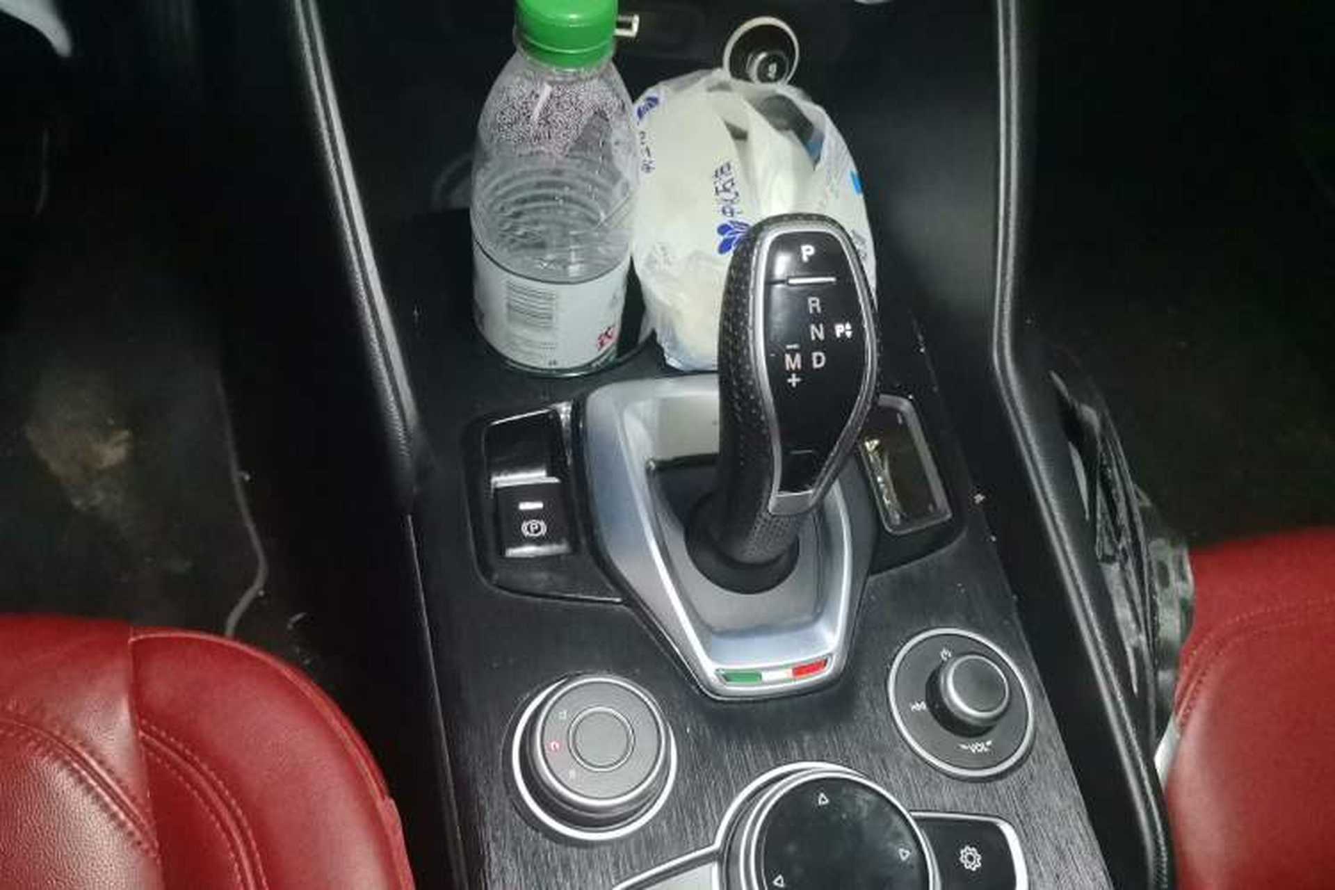 Used Alfa Romeo Giulia 2020 2.0T 280HP Luxury Edition Gear Lever