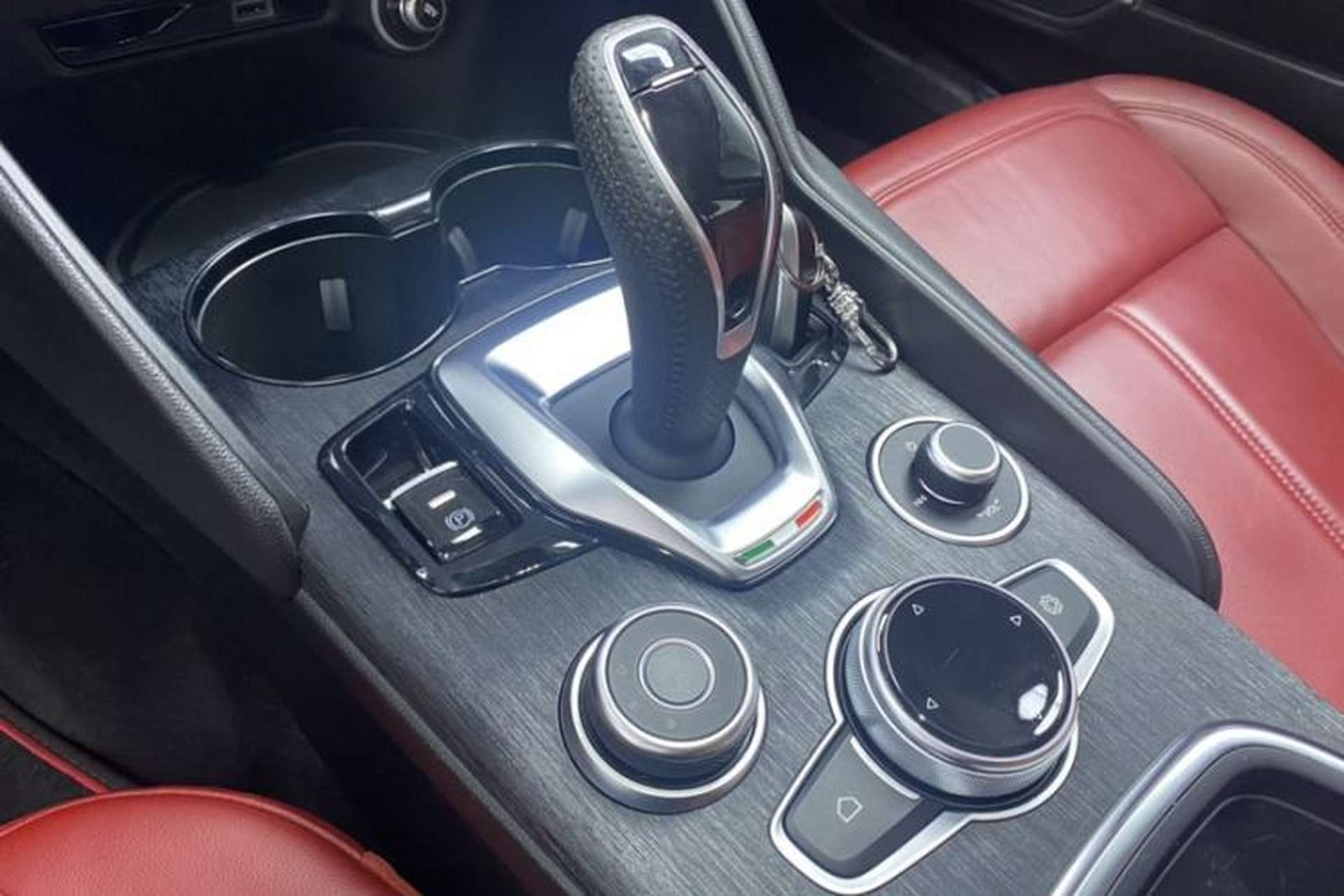 Used Alfa Romeo Giulia 2020 2.0T 280HP Luxury Edition Interior 3