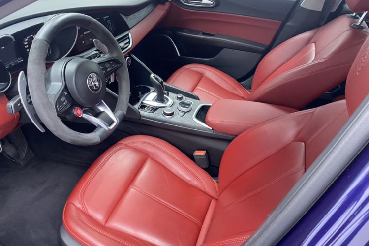 Used Alfa Romeo Giulia 2020 2.0T 280HP Luxury Edition Interior 4