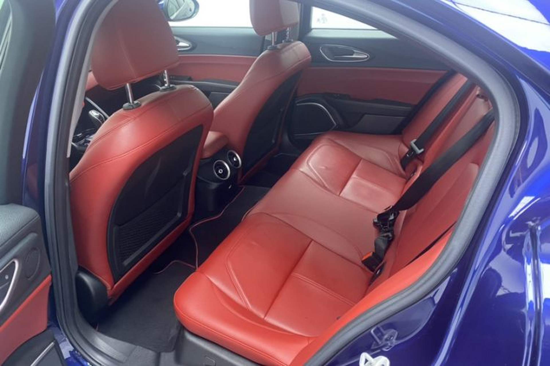 Used Alfa Romeo Giulia 2020 2.0T 280HP Luxury Edition Interior 5