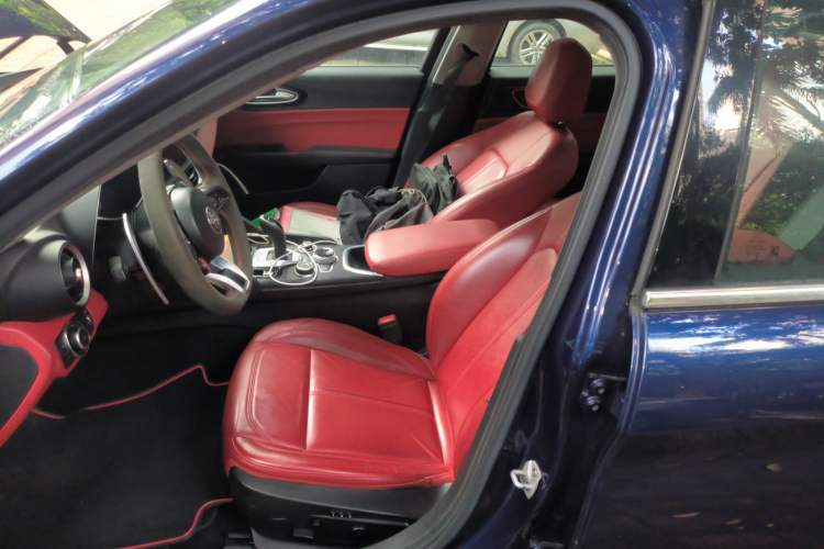 Used Alfa Romeo Giulia 2020 2.0T 280HP Luxury Edition Left Front Seat