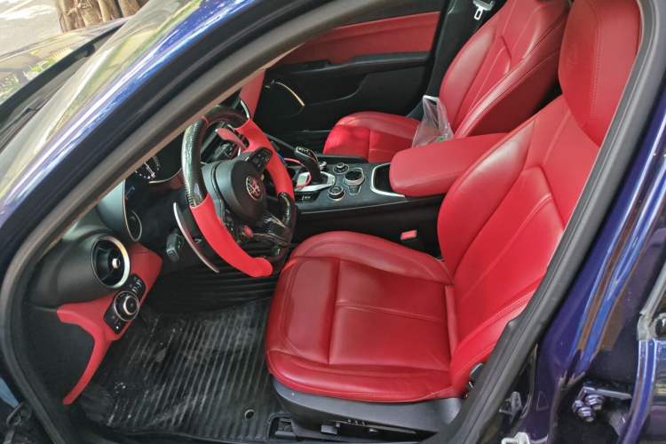 Used Alfa Romeo Giulia 2020 2.0T 280HP Luxury Edition Left Front Seat