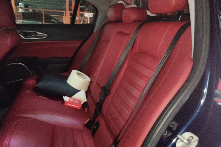 Used Alfa Romeo Giulia 2020 2.0T 280HP Luxury Sports Edition Left Rear Seat
