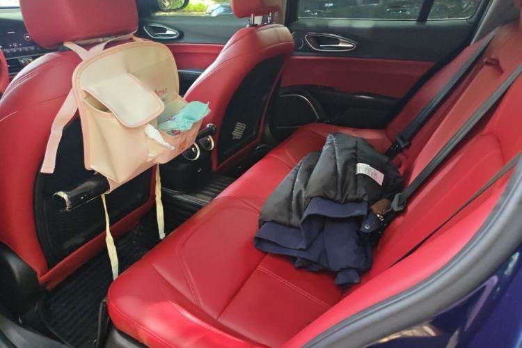 Used Alfa Romeo Giulia 2020 2.0T 280HP Luxury Edition Left Rear Seat