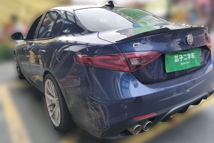 Used Alfa Romeo Giulia 2020 2.0T 280HP Luxury Sports Edition Rear Left 45 Deg