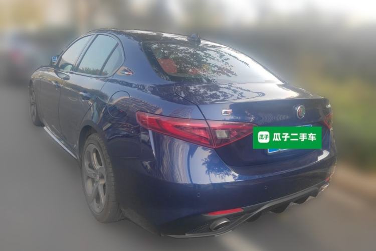 Used Alfa Romeo Giulia 2020 2.0T 280HP Luxury Sports Edition Rear Left 45 Deg