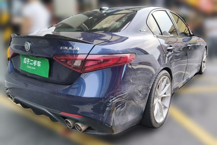 Used Alfa Romeo Giulia 2020 2.0T 280HP Luxury Sports Edition Rear Right 45 Deg