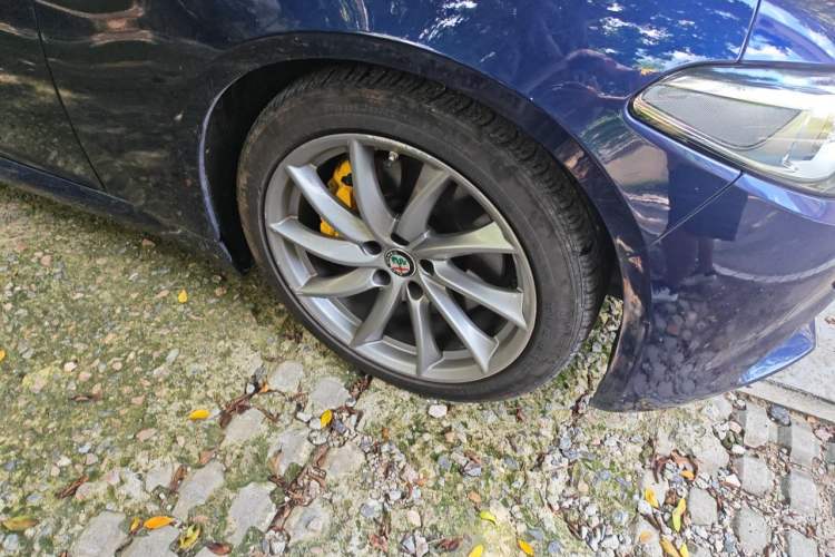 Used Alfa Romeo Giulia 2020 2.0T 280HP Luxury Edition Right Front Wheel Hub