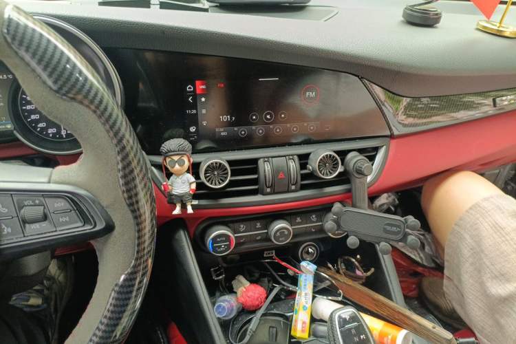 Used Alfa Romeo Giulia 2020 2.0T 280HP Luxury Edition Audio And AC Panel