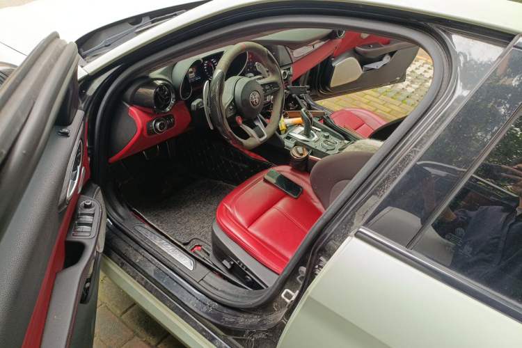 Used Alfa Romeo Giulia 2020 2.0T 280HP Luxury Edition Driver Seat