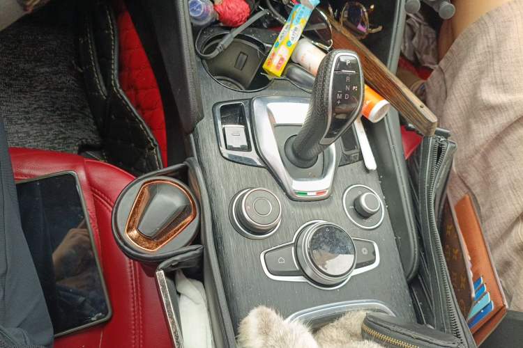 Used Alfa Romeo Giulia 2020 2.0T 280HP Luxury Edition Gear Lever