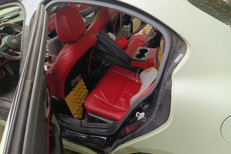 Used Alfa Romeo Giulia 2020 2.0T 280HP Luxury Edition Left Rear Seat