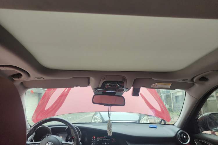 Used Alfa Romeo Giulia 2020 2.0T 280HP Luxury Edition Headliner