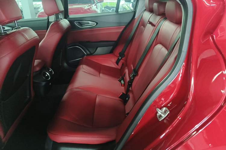 Used Alfa Romeo Giulia 2020 2.0T 280HP Luxury Edition Left Rear Seat