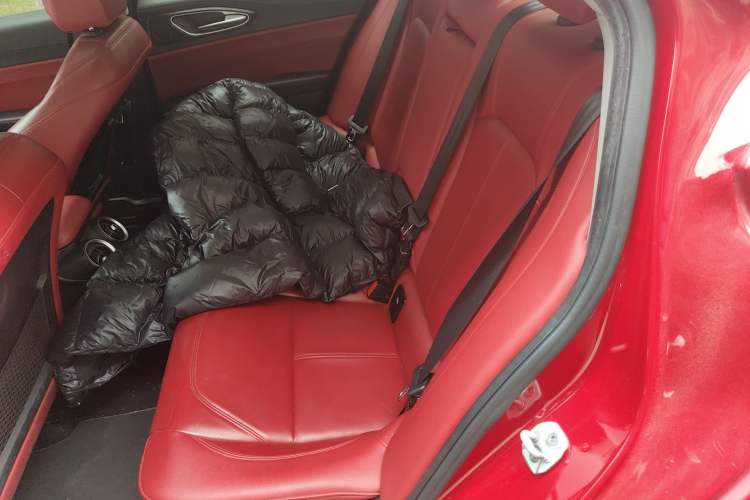 Used Alfa Romeo Giulia 2020 2.0T 280HP Luxury Edition Left Rear Seat