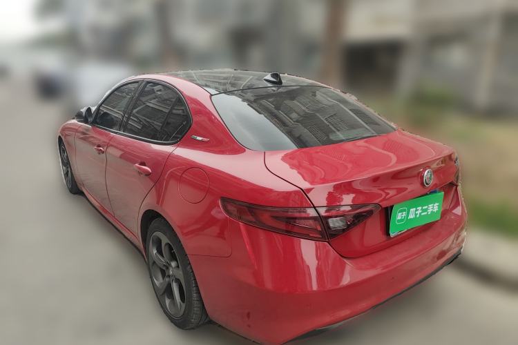 Used Alfa Romeo Giulia 2020 2.0T 280HP Luxury Edition Rear Left 45 Deg