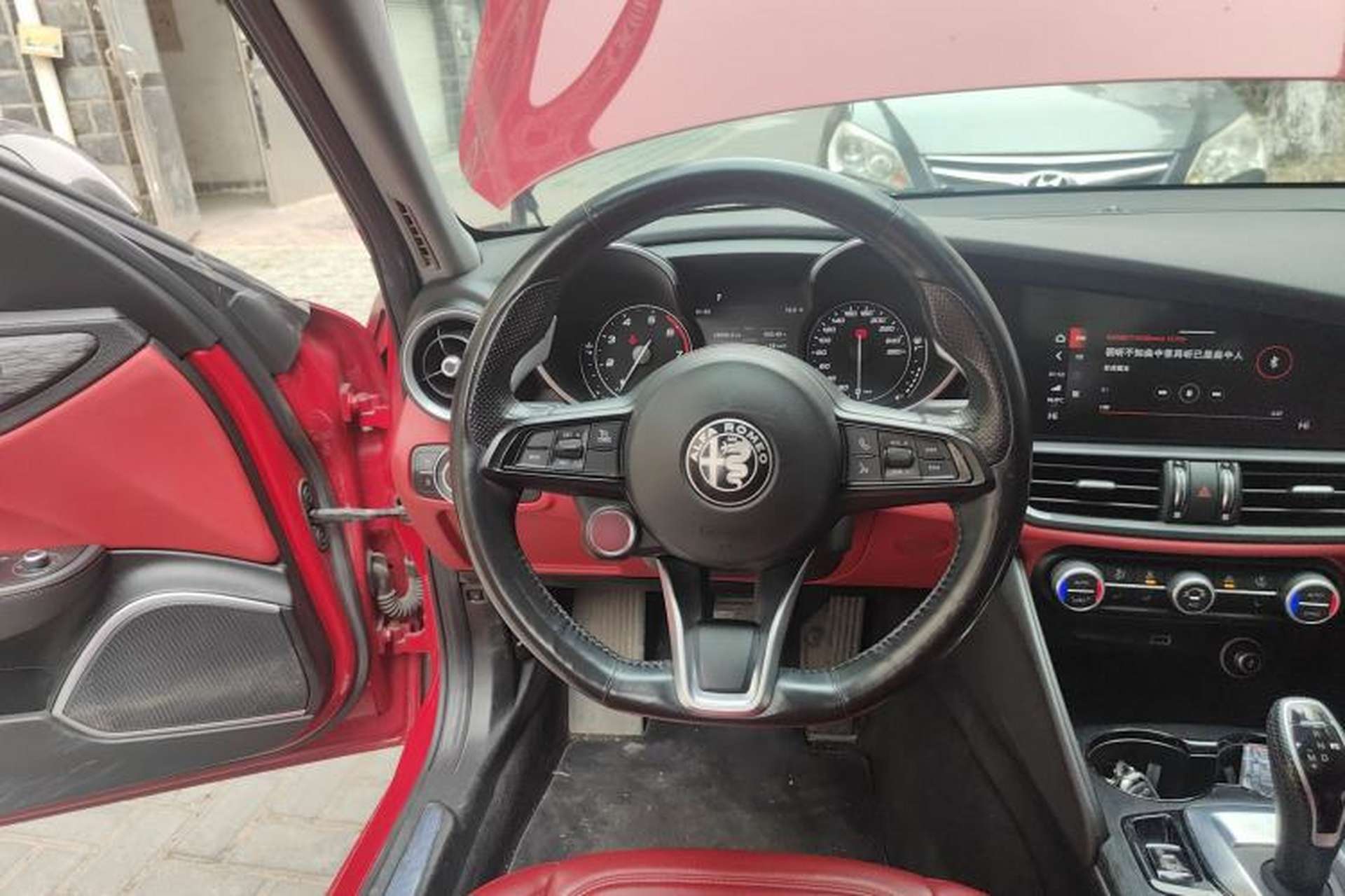 Used Alfa Romeo Giulia 2020 2.0T 280HP Luxury Edition Steering Wheel