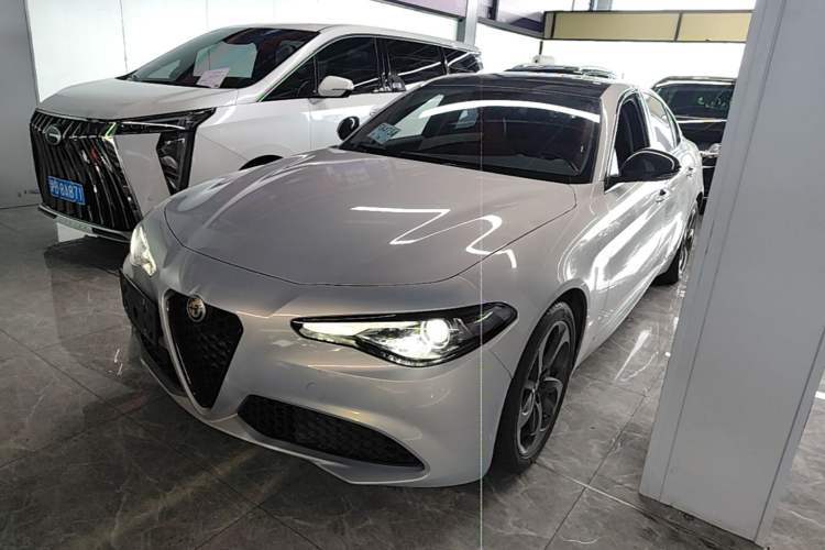 Used Alfa Romeo Giulia 2020 2.0T 280HP Luxury Edition Guazi used car, China used car export, Used car for sale, Used  cars, Cheapest cars for sale
