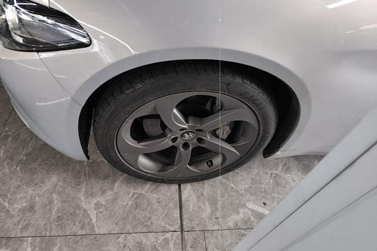 Used Alfa Romeo Giulia 2020 2.0T 280HP Luxury Edition Left Front Wheel Hub