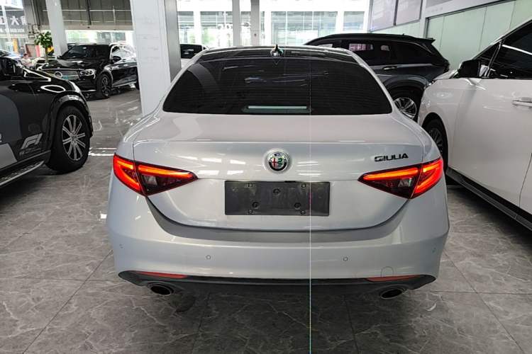 Used Alfa Romeo Giulia 2020 2.0T 280HP Luxury Edition Rear