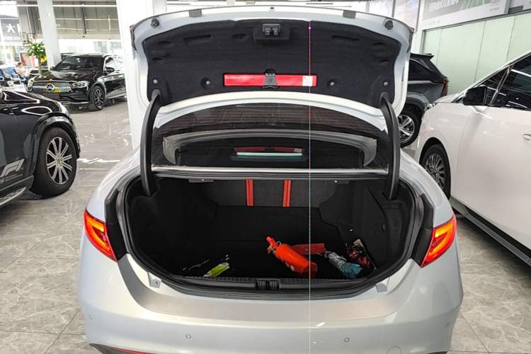 Used Alfa Romeo Giulia 2020 2.0T 280HP Luxury Edition Trunk